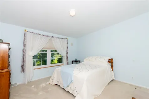 22 Aberdeen Drive Stratham NH 03885