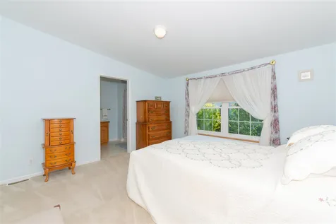 22 Aberdeen Drive Stratham NH 03885