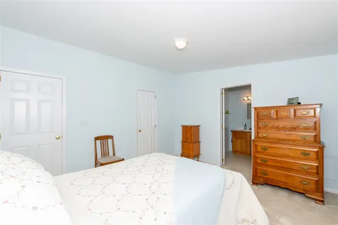 22 Aberdeen Drive Stratham NH 03885