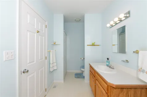 22 Aberdeen Drive Stratham NH 03885