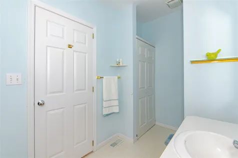 22 Aberdeen Drive Stratham NH 03885