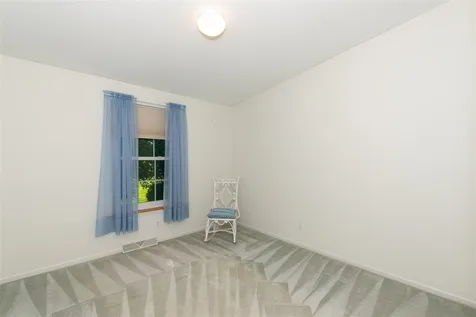22 Aberdeen Drive Stratham NH 03885