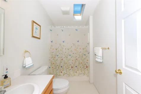 22 Aberdeen Drive Stratham NH 03885