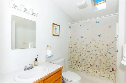 22 Aberdeen Drive Stratham NH 03885