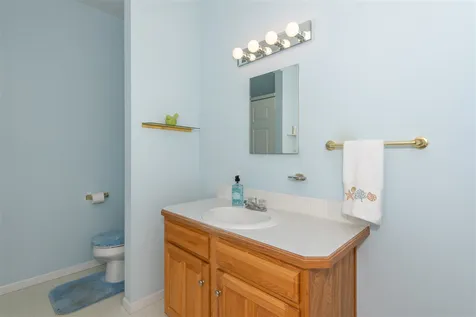 22 Aberdeen Drive Stratham NH 03885