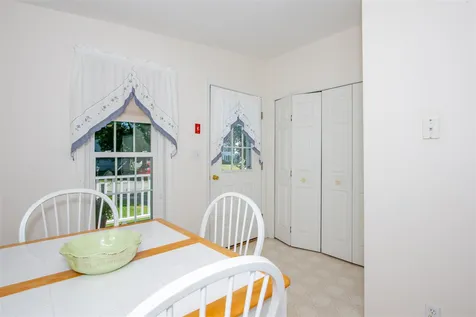 22 Aberdeen Drive Stratham NH 03885
