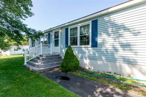 22 Aberdeen Drive Stratham NH 03885