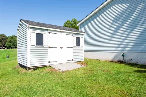 22 Aberdeen Drive Stratham NH 03885