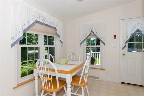 22 Aberdeen Drive Stratham NH 03885