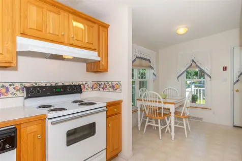22 Aberdeen Drive Stratham NH 03885