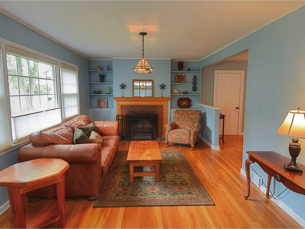 39 Mcintosh Avenue South Burlington VT 05403