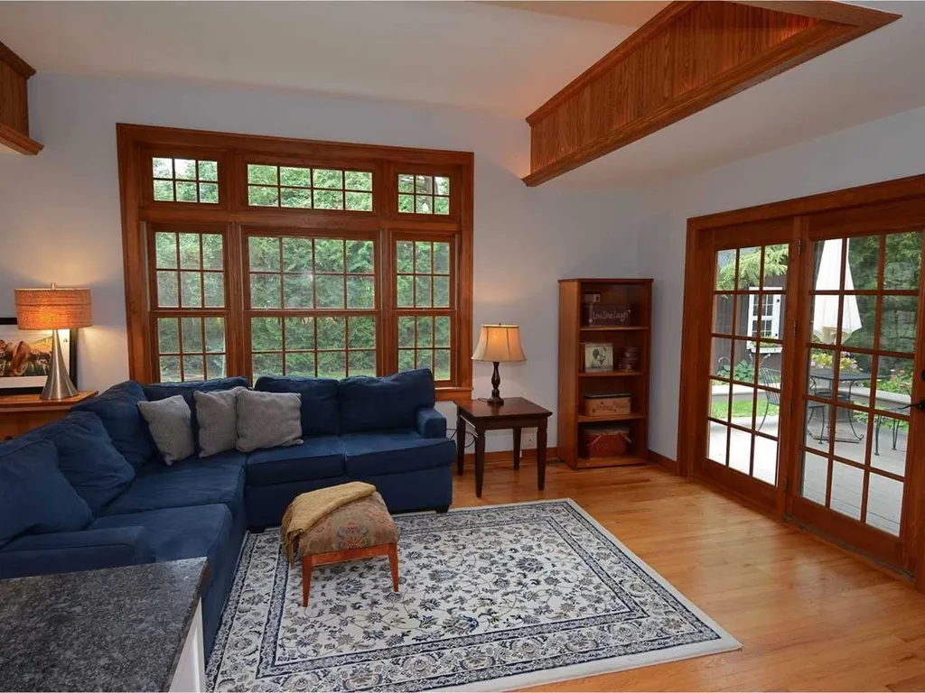 39 Mcintosh Avenue South Burlington VT 05403