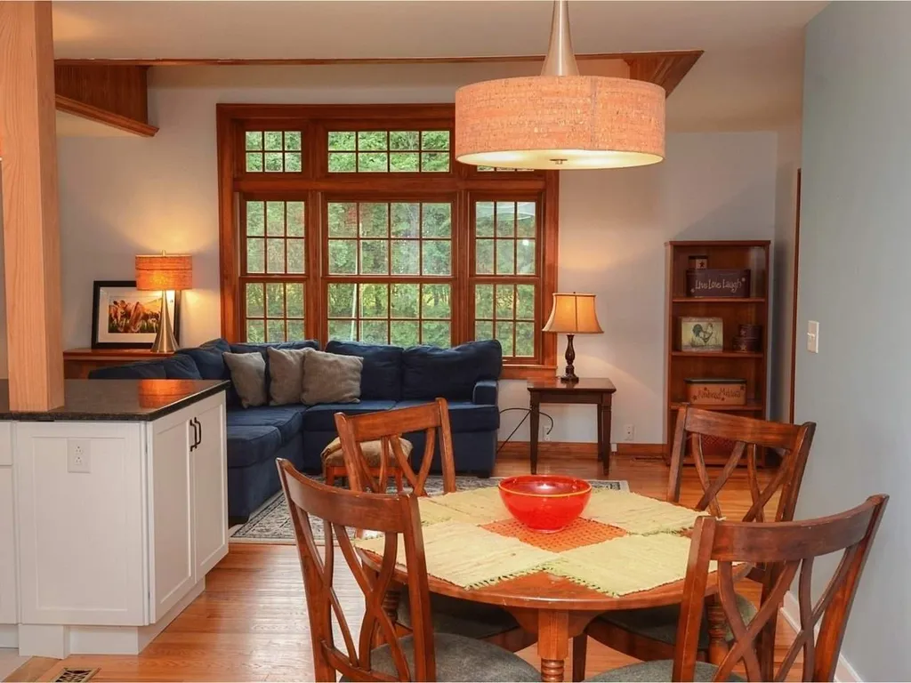 39 Mcintosh Avenue South Burlington VT 05403
