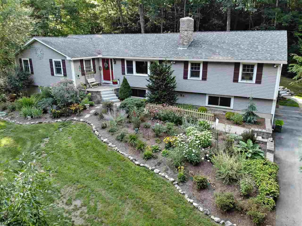 4 Ralmar Road Amherst NH 03031