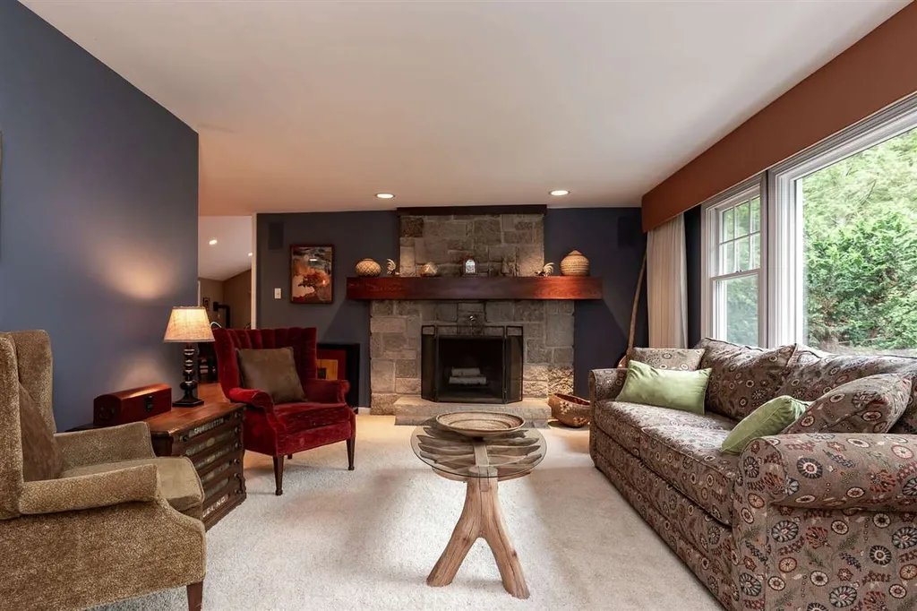 4 Ralmar Road Amherst NH 03031