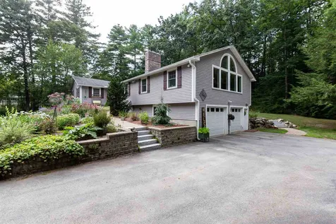 4 Ralmar Road Amherst NH 03031