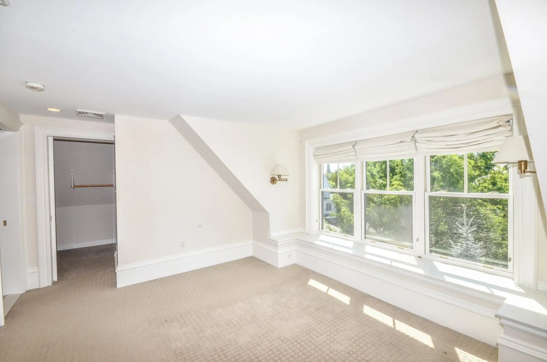 53 Bay Street Manchester NH 03104
