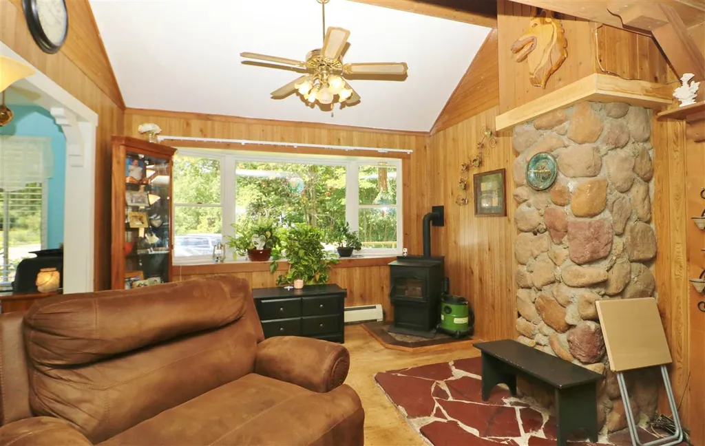 37 Washington Street Gorham NH 03581