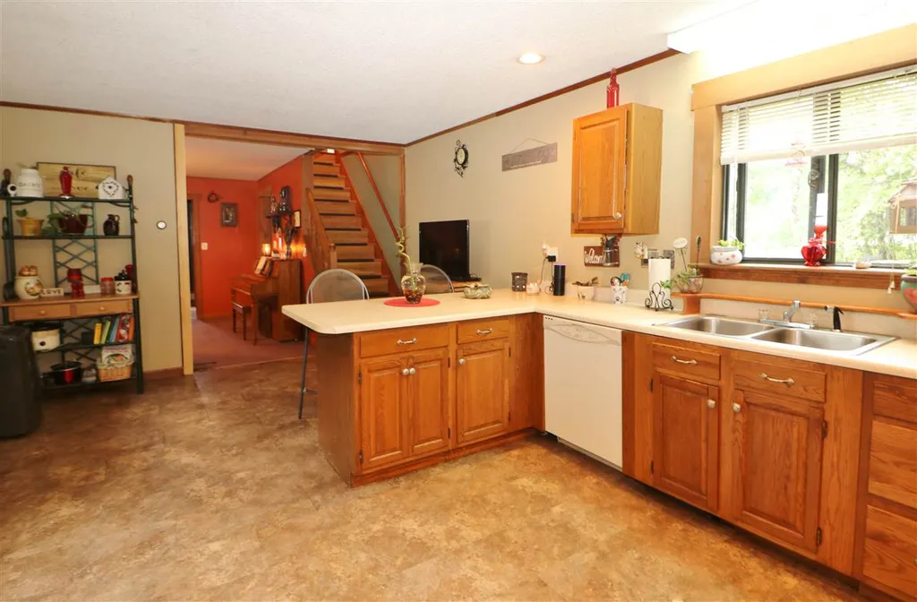37 Washington Street Gorham NH 03581
