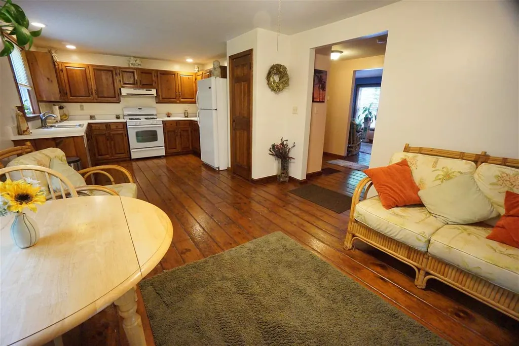640 River Road Weare NH 03281