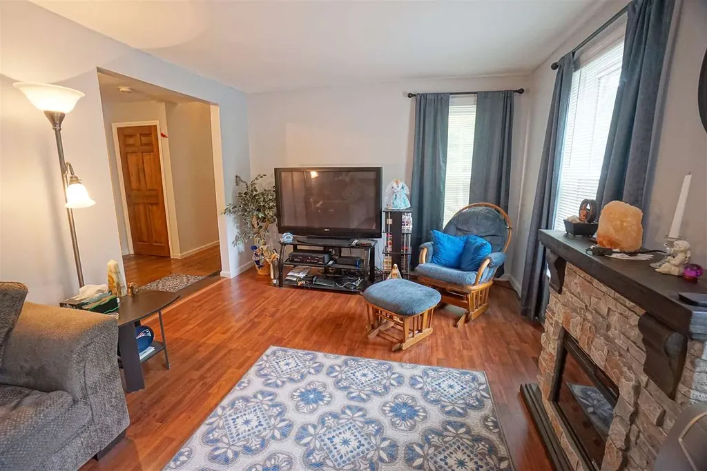 640 River Road Weare NH 03281