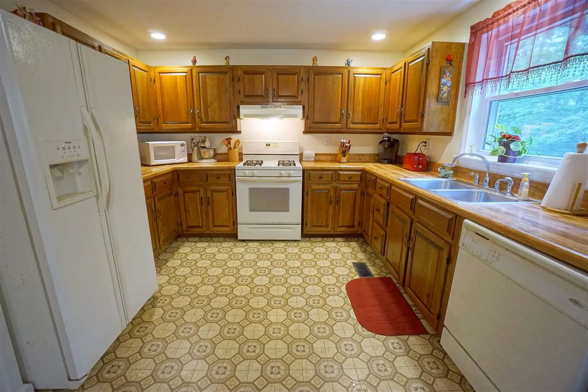 640 River Road Weare NH 03281