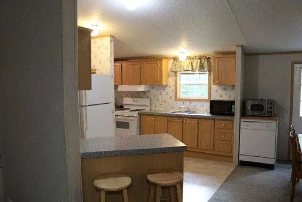 17 Roy Street Raymond NH 03077