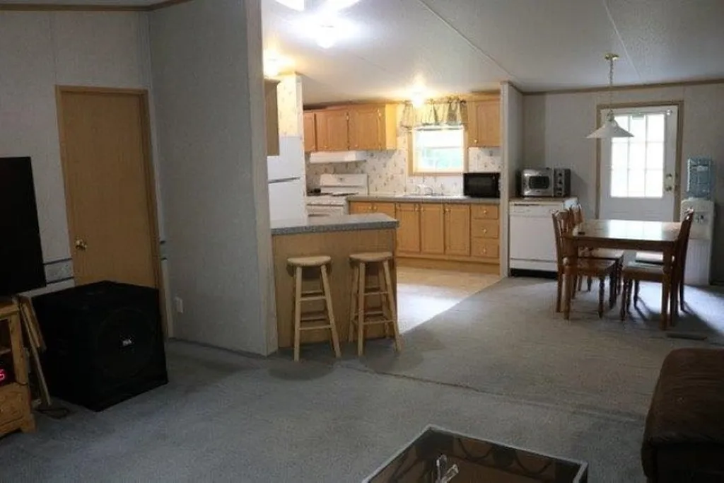 17 Roy Street Raymond NH 03077