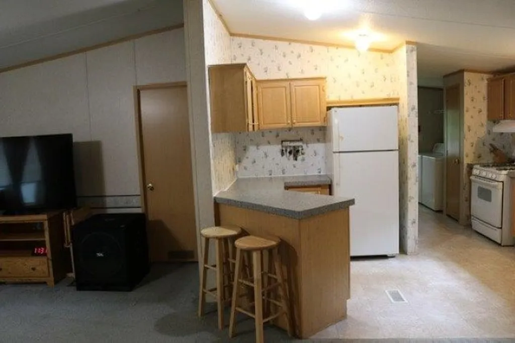 17 Roy Street Raymond NH 03077