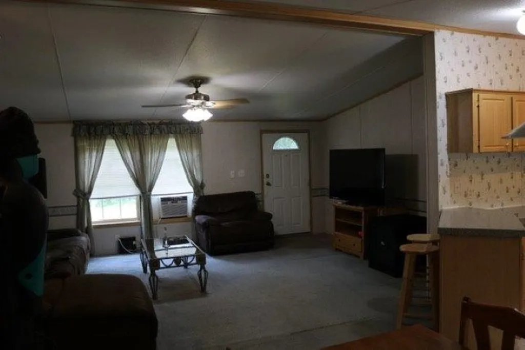 17 Roy Street Raymond NH 03077