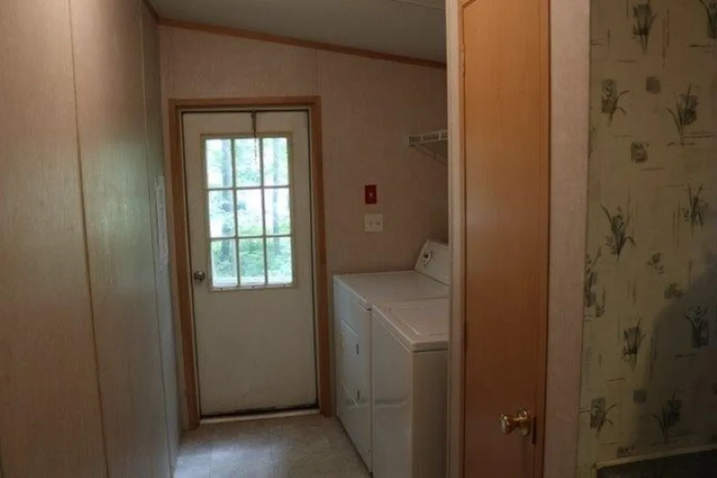 17 Roy Street Raymond NH 03077