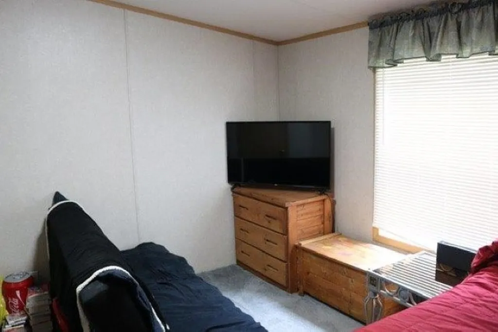 17 Roy Street Raymond NH 03077