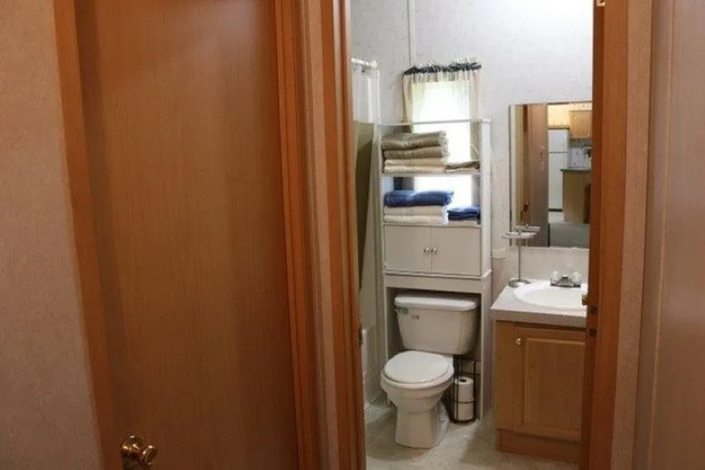 17 Roy Street Raymond NH 03077