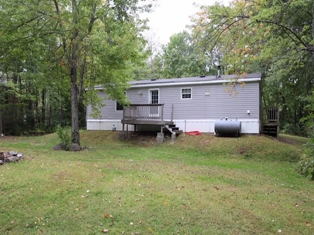 17 Roy Street Raymond NH 03077