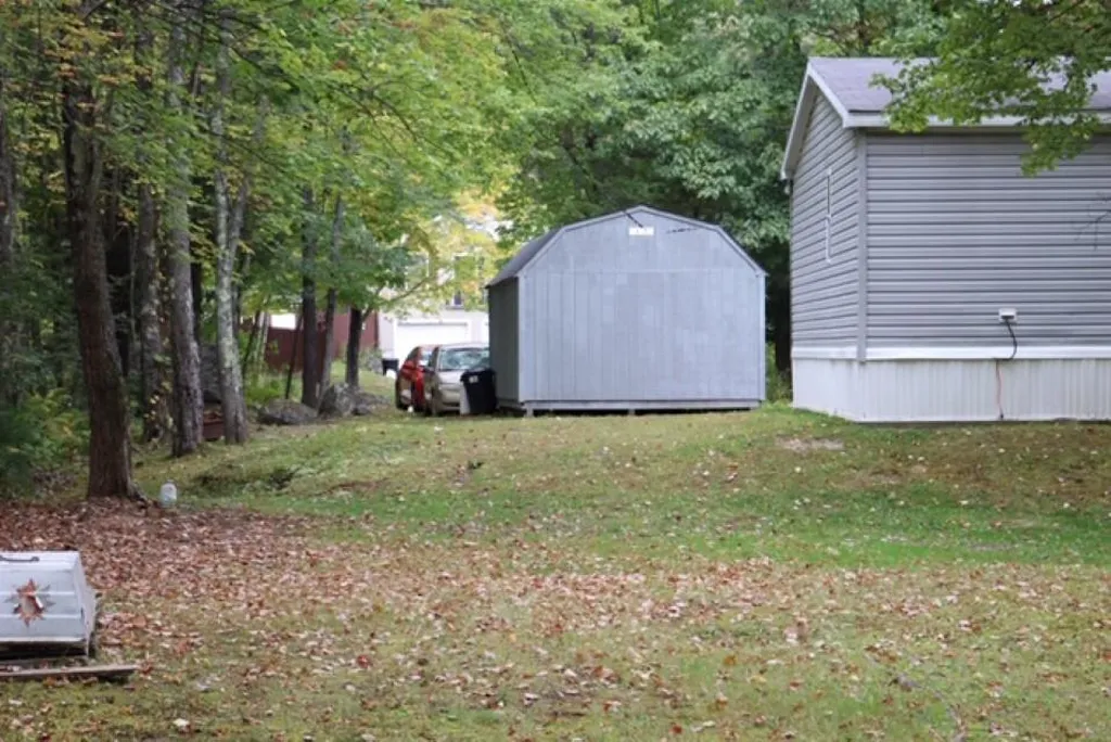 17 Roy Street Raymond NH 03077