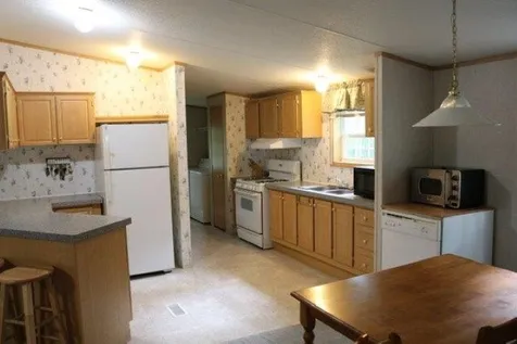17 Roy Street Raymond NH 03077