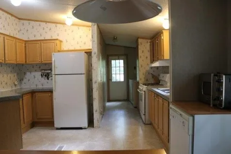 17 Roy Street Raymond NH 03077