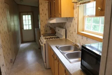 17 Roy Street Raymond NH 03077