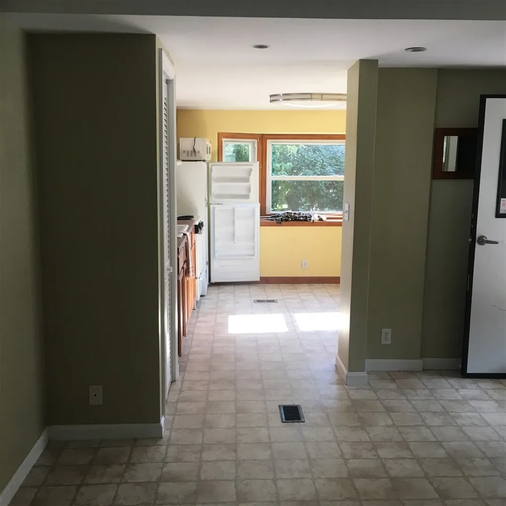 10 Chestnut Road North Hampton NH 03862