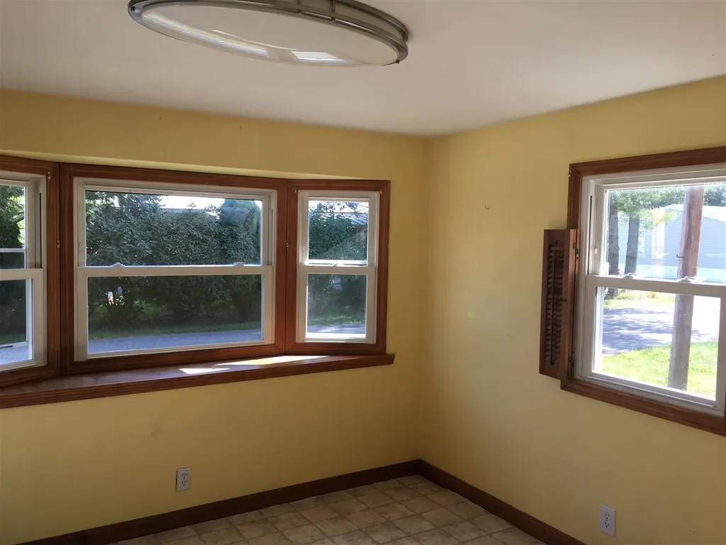10 Chestnut Road North Hampton NH 03862