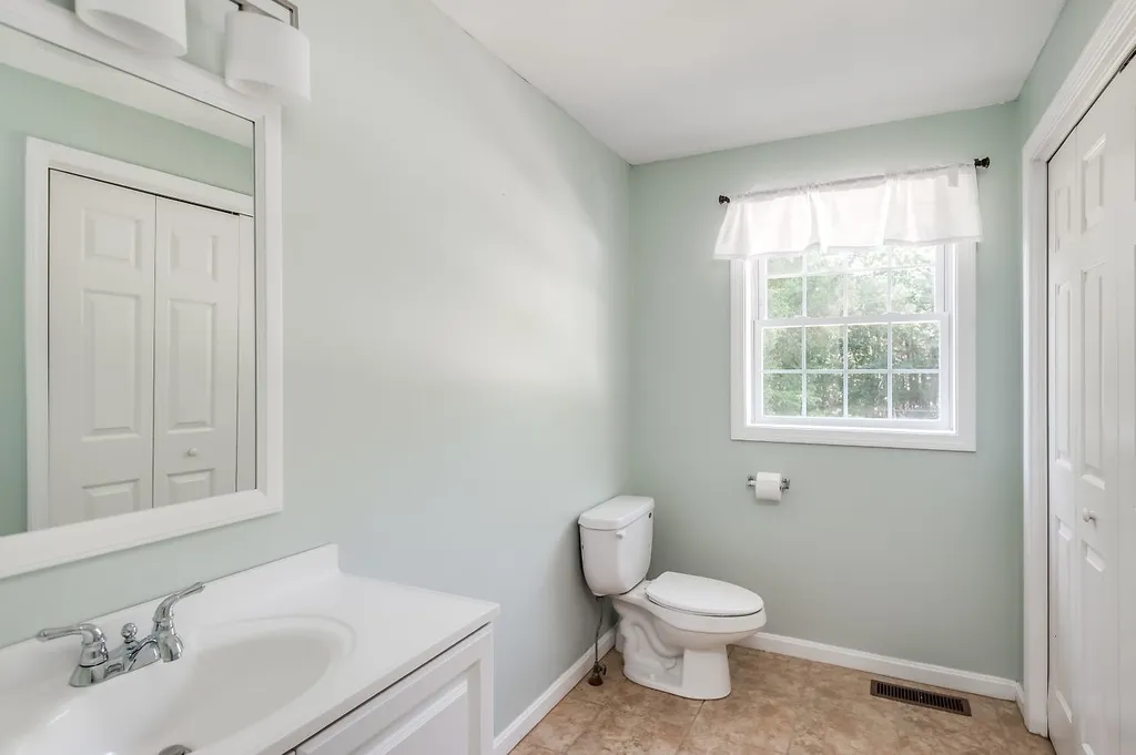 11 Boxwood Lane Dover NH 03820