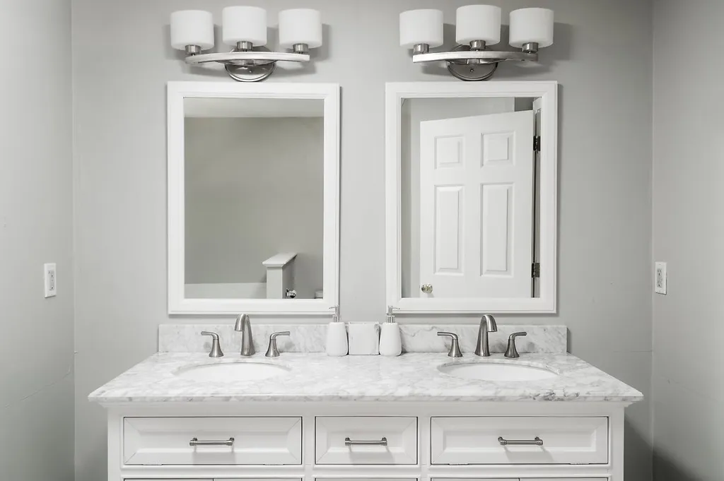11 Boxwood Lane Dover NH 03820