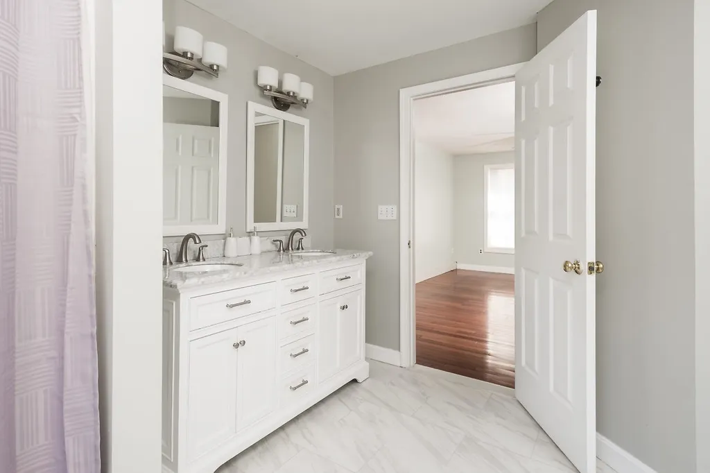 11 Boxwood Lane Dover NH 03820