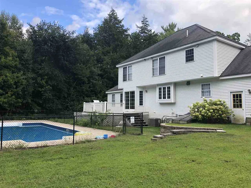 11 Boxwood Lane Dover NH 03820
