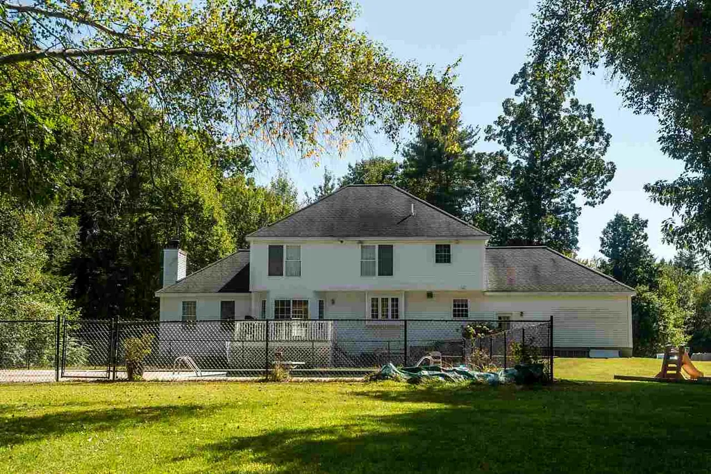 11 Boxwood Lane Dover NH 03820