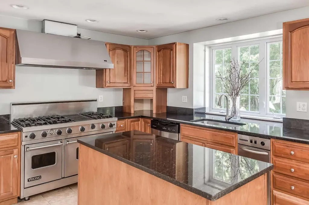 11 Boxwood Lane Dover NH 03820