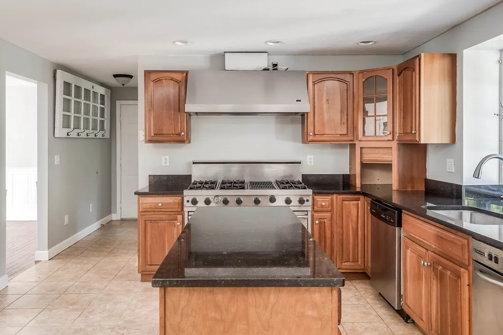 11 Boxwood Lane Dover NH 03820
