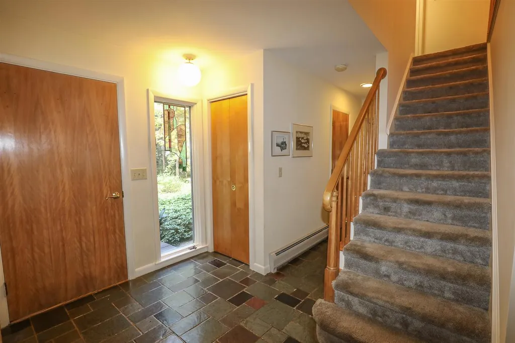 6 Ryan Way Durham NH 03824