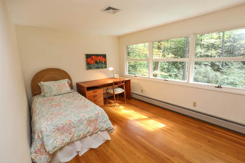 6 Ryan Way Durham NH 03824