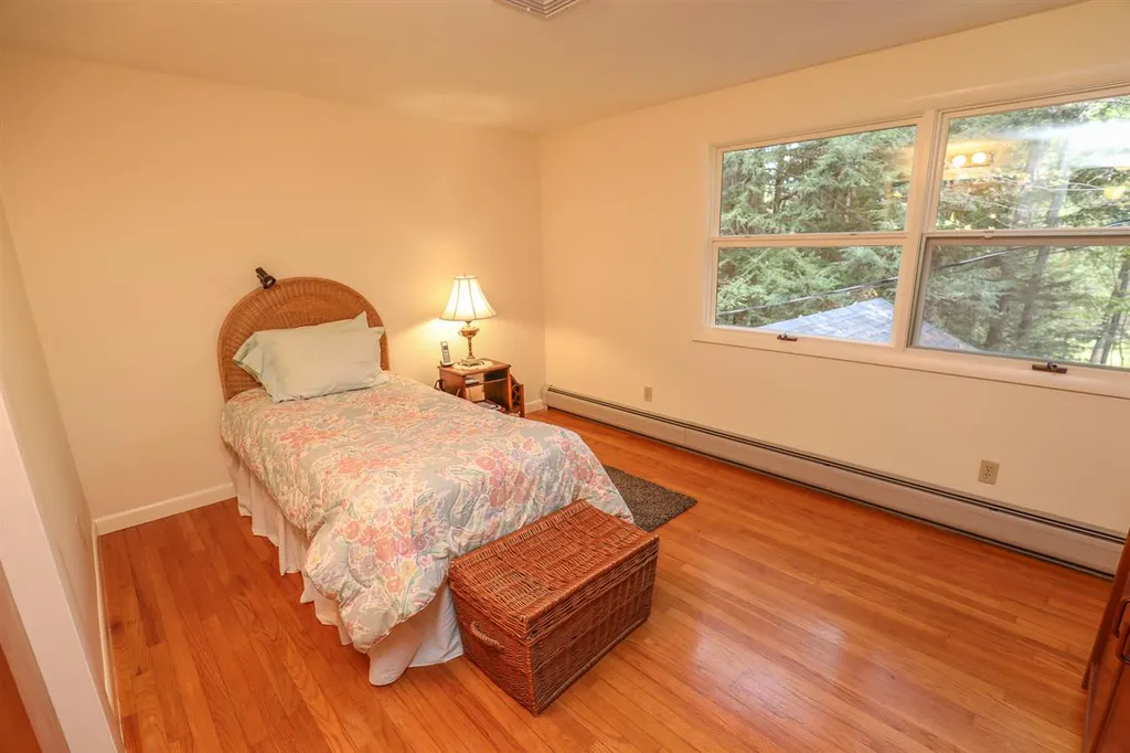 6 Ryan Way Durham NH 03824
